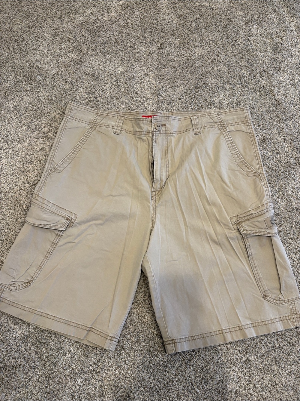 UNIONBAY Men’s Tan Cargo Shorts - Classic Casual Style size 40